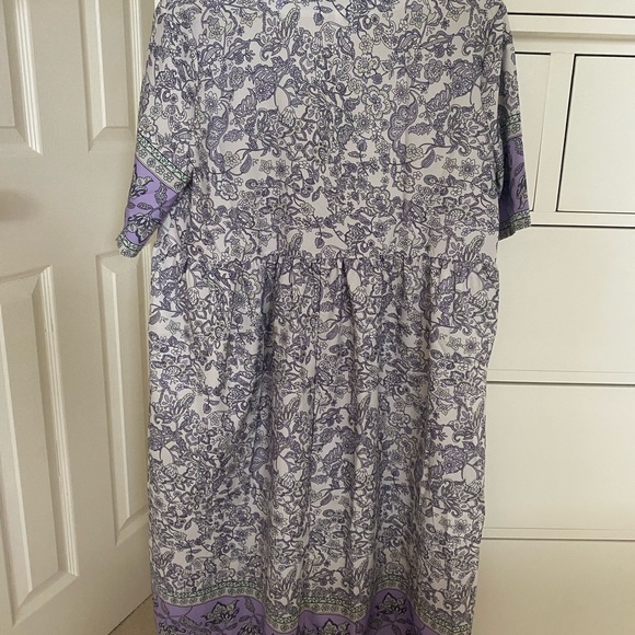 Lavender Purple Floral Dress in Large - Picture 3 of 3